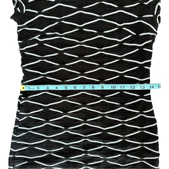 QED LONDON | Black and White Body-con mini-dress | Size Small - Picture 7 of 9
